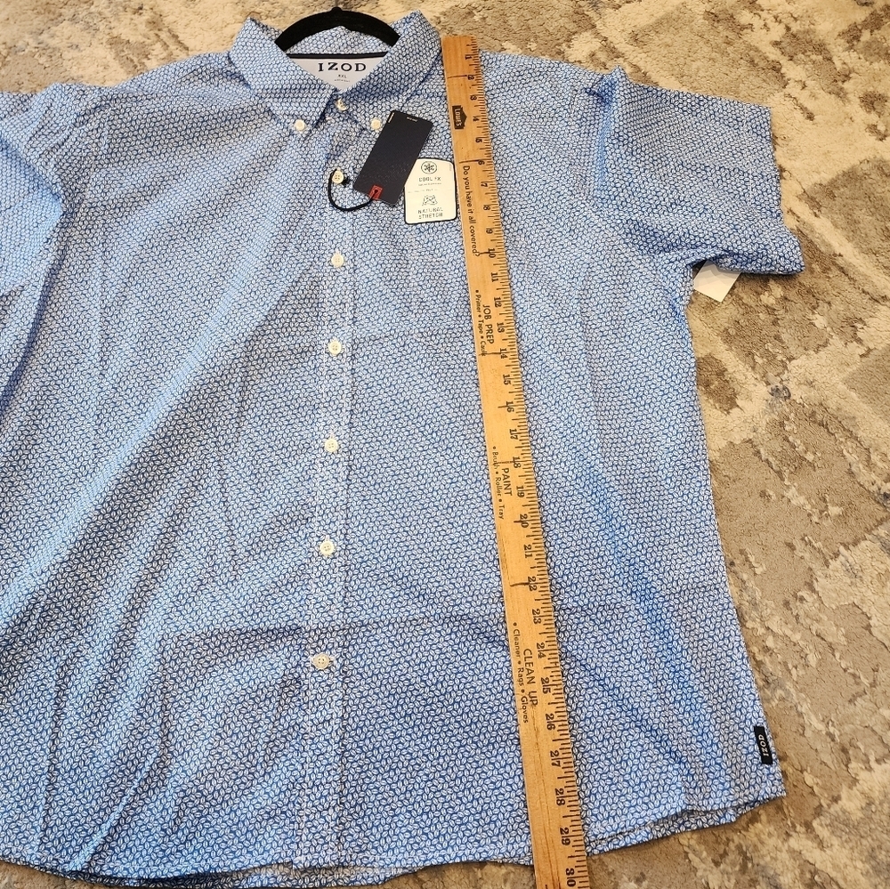 NWT IZOD Football Printed Blue Short Sleeve Button Down Shirt. Men's Size XXL. - Picture 10 of 16